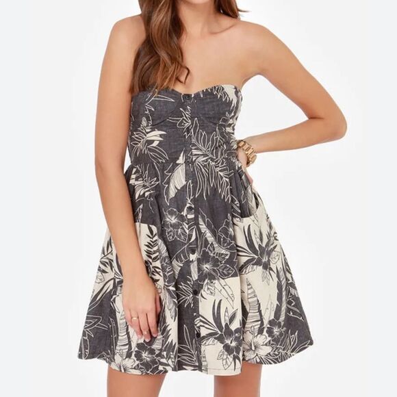 Billabong Dresses & Skirts - Billabong Ocean View Slate Grey Tropical Print Dress